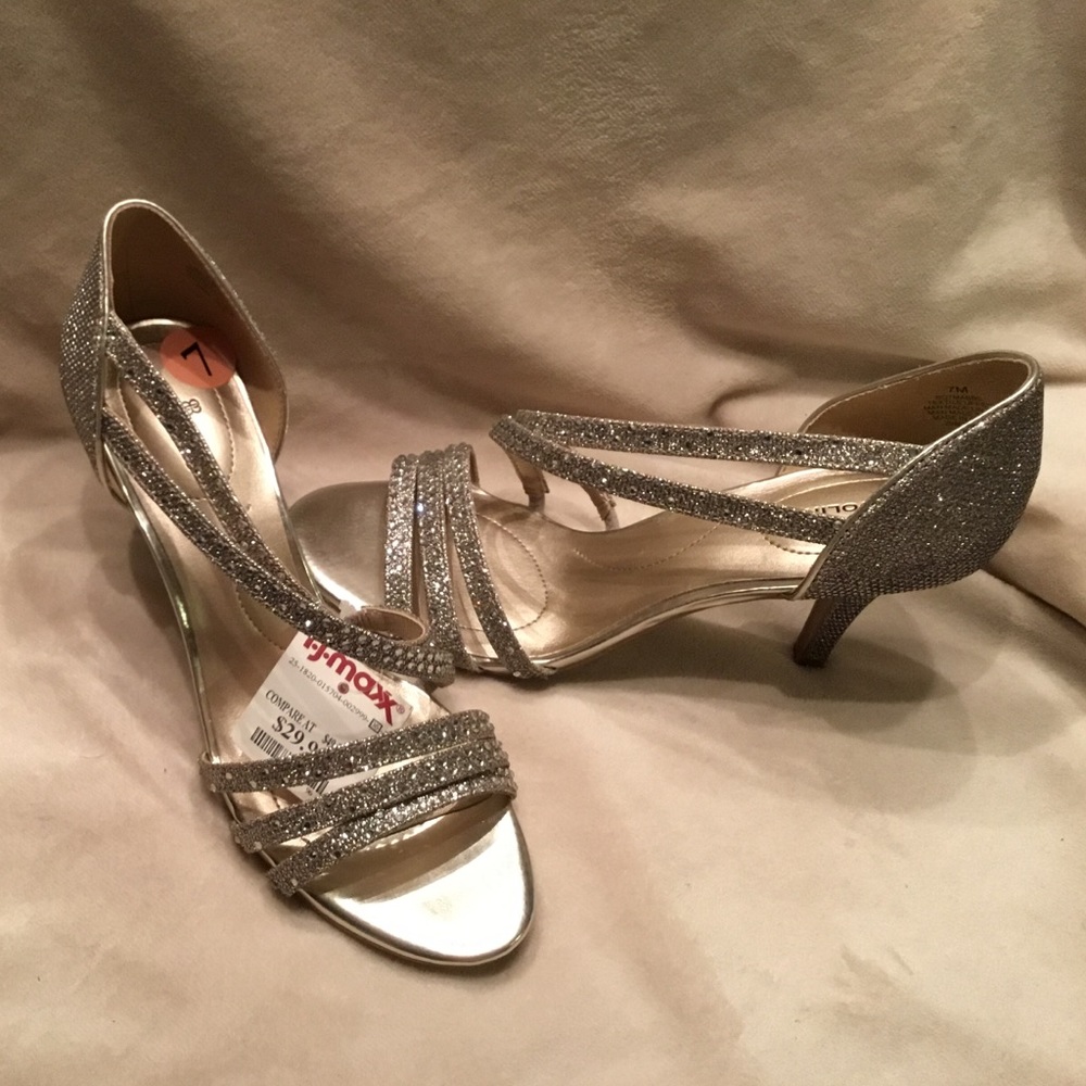 Bandolino strapping heels
